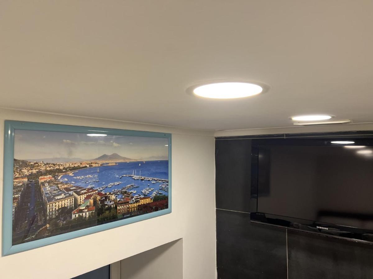 B&B Luna Rossa 那不勒斯 外观 照片